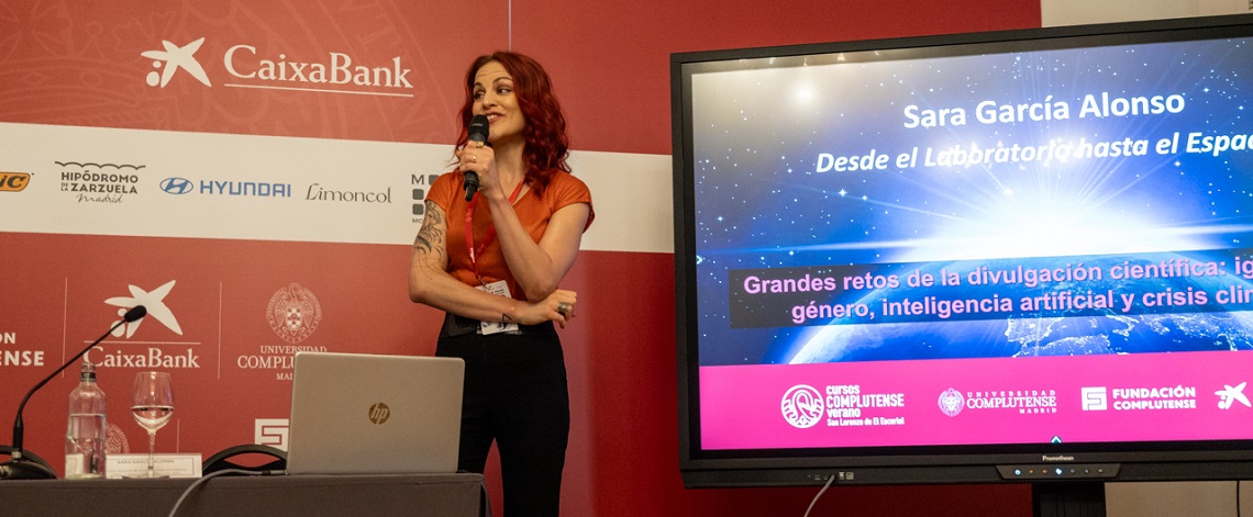 Curso de Verano El Escorial - Ponencia de Sara García Alonso "Desde el laboratorio hasta el espacio"